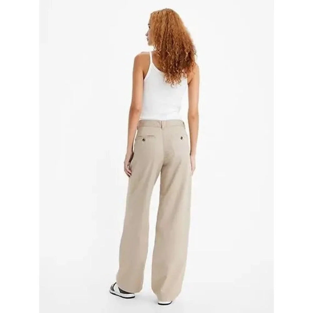 NWT Levi's HR Pleated Trouser in Cobblestone Size 29x32